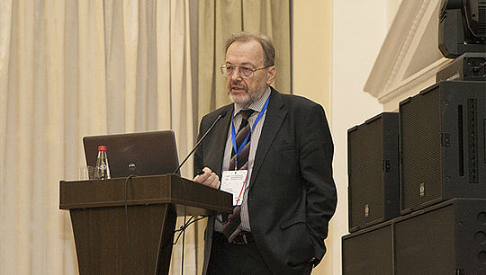Владимир Кружаев поделился с участниками семинара опытом ведущего вуза Урала в развитии научного блока в рамках участия в программе 5-100. Ф