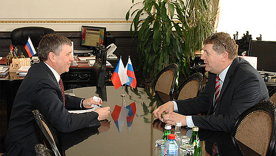 Victor Koksharov and Josef Hynek met on 18 May 2016 in UrFU Rector’s office. Photographer: Vladimir Petrov.