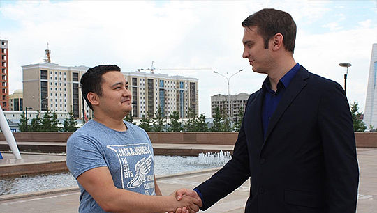 Руководитель штаба студенческих отрядов университета Андрей Егоров (на фото справа) достиг важных договоренностей в Астане