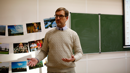 Пер Микаэль Энеруд рассказал об отличии традиций в шведском и российском журналистских образованиях. Фото: Илья Сафаров