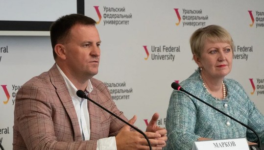 Соглашение о сотрудничестве подписали начальник управления культуры администрации Екатеринбурга и директор УГИ УрФУ