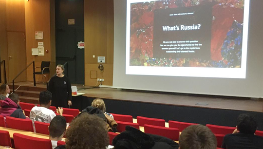 Мария Мукосеева рассказала студентам ENSEA об особенностях жизни в России