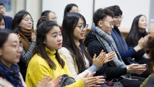 Сейчас в университете учатся 1726 студентов из стран Азии