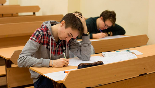 Проверка знаний старшеклассников в УрФУ начнется 13 января. Фото: Илья Сафаров