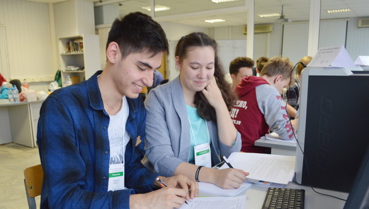 УрКОП является отборочным туром на Всероссийскую командную олимпиаду школьников по программированию