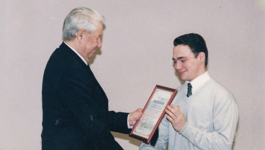 Один из первых стипендиатов Ельцина — Артем Ашихмин