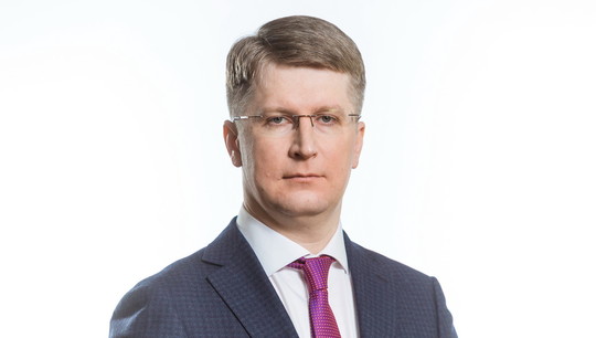 Одним из спикеров конференции стал директор по развитию розничного бизнеса СКБ-банка Алексей Луценко