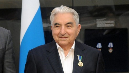 Плодотворная научная и педагогическая деятельность Юрия Гавриловича была отмечена множеством орденов, медалей и знаков отличия