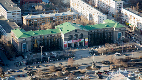 Площади перед корпусами университета обновятся с помощью иностранных студентов. Фото: Дарья Плетнева