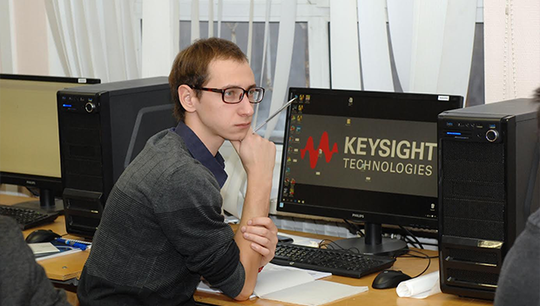 Обучаться на новейшем профессиональном программном обеспечении Keysight приехали специалисты из других городов и градообразующих предприят