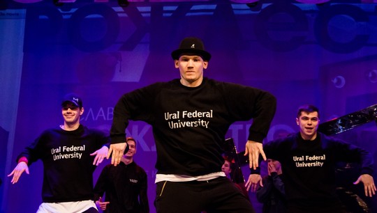 Один из победителей — Иван Келик — руководит школой танцев «Форсаж»