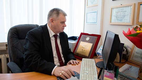 Заведующий кафедрой зарубежного регионоведения Александр Нестеров единственный в регионе, кого наградили почетным дипломом президента А