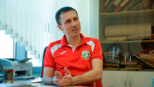 Главный тренер женской сборной вуза по футболу и мини-футболу Михаил Кузьмин рассказал журналистам о заблуждениях, связанных с тренировка