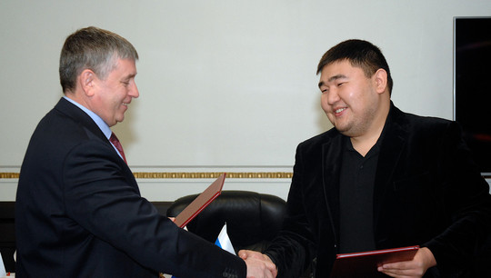 Виктор Кокшаров и Зарылбек Нышан поставили подписи под соглашением о сотрудничестве