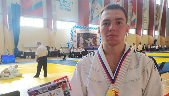 Александр Силкин дебютировал на соревнованиях во взрослой возрастной категории