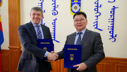 The rectors of the two universities signed an agreement. Photo: Dmitry Benemansky